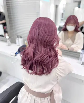 セミロング カラー ヘアアレンジ 🩵ダメージレス艶感 ハイトーン🩷のヘアスタイル