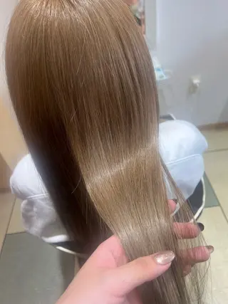 ロング カラー ベージュカラー⌇ くびれヘア.𐙚心音のヘアスタイル