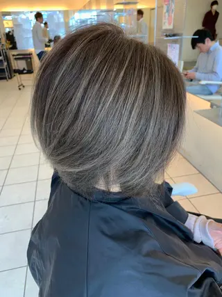 ミディアム カラー 艶髪クリエイター 秋田 聖也🪽のヘアスタイル