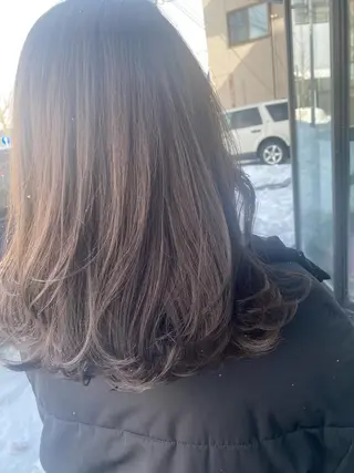 セミロング N° Elune MIYUUのヘアスタイル