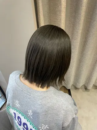 ミディアム カラー ayano / 透明感・くすみカラーのヘアスタイル