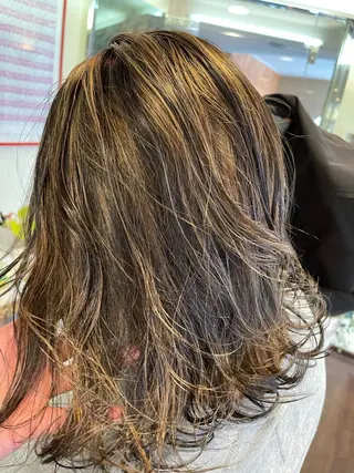 ミディアム カラー peakshair所属・艶々になる髪質改善 𝒀𝑼𝑻𝑶のヘアスタイル