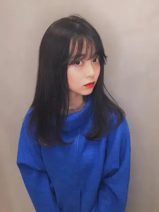 セミロング フジサキ ケンのヘアスタイル