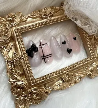 ネイル LIB VALLA Yuri🍭🖤のネイルデザイン