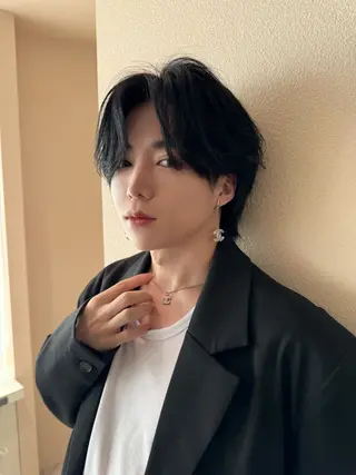 ミディアム excia渋谷所属・曲がる縮毛矯正 センターパート/翼のヘアスタイル