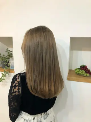 セミロング 髪質改善ayame 横山諒のヘアスタイル