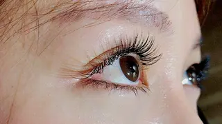 マツエク・マツパ ANNE梅田 GRACE店所属・ANNE chizuのマツエク・マツパデザイン