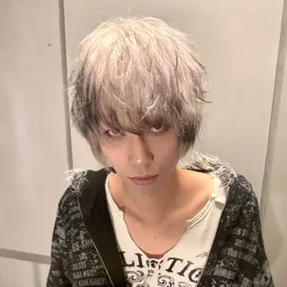 ショート カラー メンズ ハイトーンニュアンス 毛流れシャドウパーマのヘアスタイル