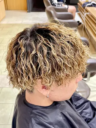 パーマ メンズ 韓国レイヤー/センタ ーパート/坂本翔のヘアスタイル