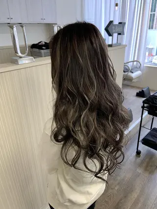 ロング カラー 山内 聡史のヘアスタイル