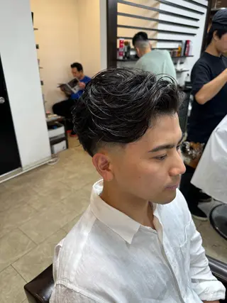 ミディアム リレーション 2ndのヘアスタイル