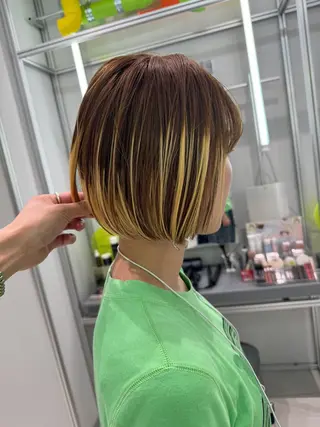 ショート カラー 増井 歩夢のヘアスタイル