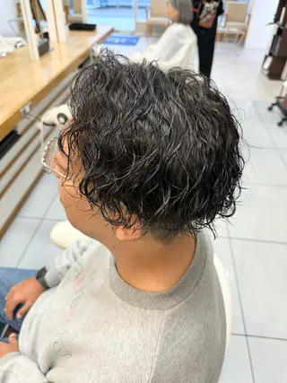 パーマ メンズ 韓国レイヤーカット/ くすみカラー/モモのヘアスタイル