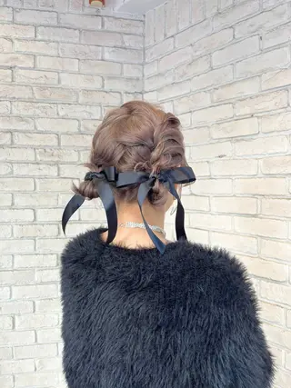 ヘアアレンジ ブロンドケアブリーチ カラーシールエクステのヘアスタイル