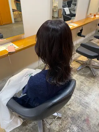 ミディアム カラー MIOベージュカラー 柔らかいカラーのヘアスタイル