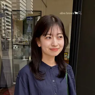 ロング カラー カミヤマ シオリのヘアスタイル