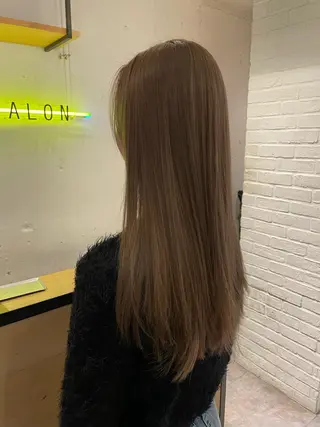 ロング カラー hisano / ハイトーン・透明感のヘアスタイル