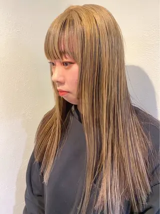 ロング カラー 佐藤 櫻のヘアスタイル