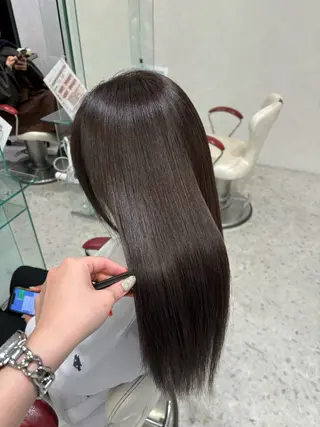 ロング 山田 梨央のヘアスタイル