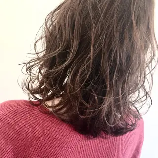 カラー シェアハピ ヤマモトのヘアスタイル