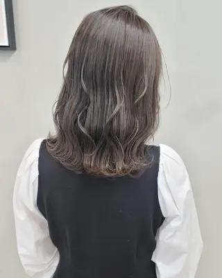 ミディアム SOURCE 天王寺のヘアスタイル
