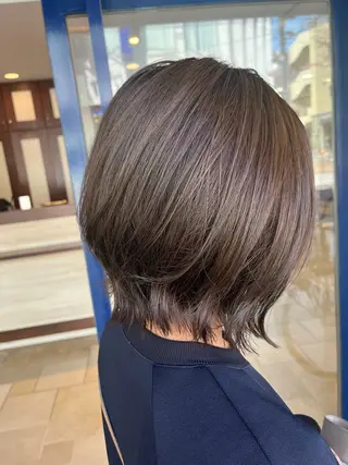 カラー 山本 麻都理のヘアスタイル