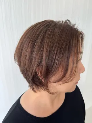 ショート カラー 井出 香那のヘアスタイル