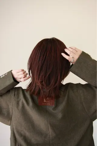 ミディアム SiSTA 自由が丘所属・自由ヶ丘 ボブ/レイヤーのヘアスタイル