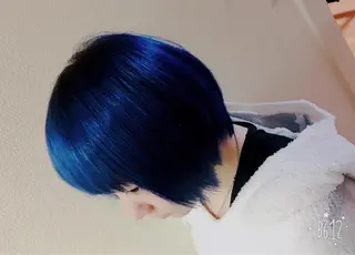 ショート カラー ブリーチカラー🌈 嘉名 真樹のヘアスタイル