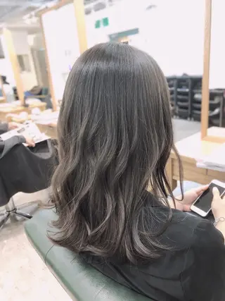 ミディアム カラー 菊池 貢平のヘアスタイル