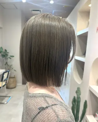 ショート MIYU  ボブ ブリーチなしWカラーのヘアスタイル