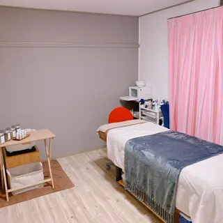 虹cochi  ( ここち )所属・葛井 鳴美のマツエク・マツパデザイン