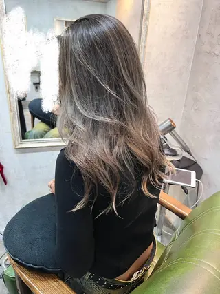 セミロング カラー たけだゆめ ダブルカラーのヘアスタイル
