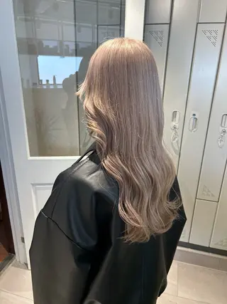 ロング ior北千住【イオール】所属・YU(ハイトーン/ ブリーチカラー)のヘアスタイル