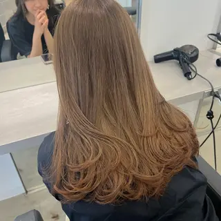 ロング カラー 艶ハイトーン🔆 ️️️安座間 希のヘアスタイル