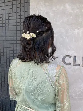 ミディアム ヘアアレンジ 亀井 里奈のヘアスタイル