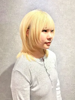 ミディアム カラー ハイトーン/ウルフ/ レイヤー/Asukaのヘアスタイル