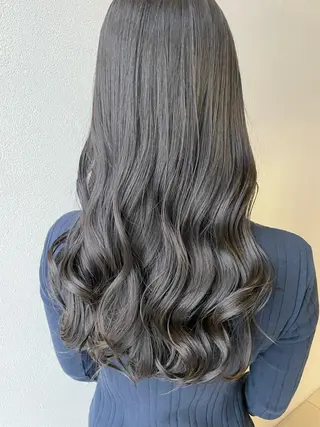 ロング カラー 沢田 瞳のヘアスタイル