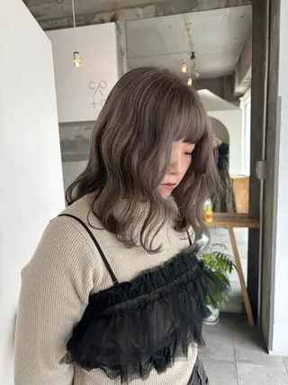ミディアム カラー mirai/ブリーチ ダブルカラーのヘアスタイル