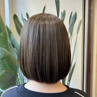 ショート カラー ブリーチカラー🦖 岡部木乃夏のヘアスタイル