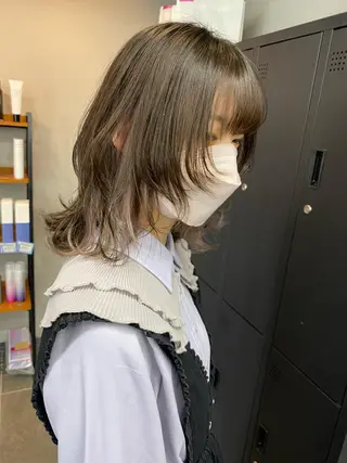 ミディアム maco 艶感ハイトーン🦋のヘアスタイル