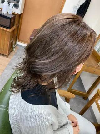 ロング 永沼 真依のヘアスタイル