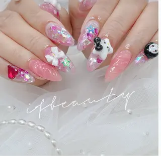ロング ソ ソフィーのネイルデザイン