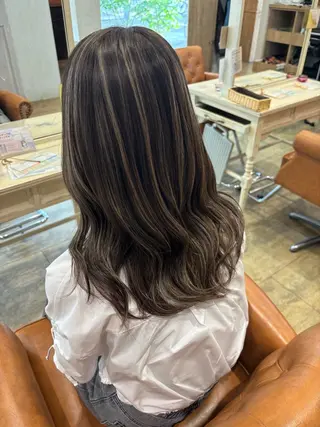 セミロング 長尾ゆりの/ボブ/ ベージュ/ハイトーンのヘアスタイル