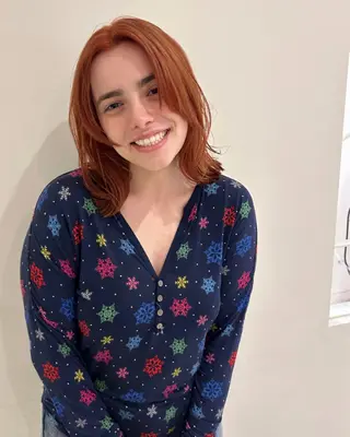 ミディアム カラー HOLIDAYS はなのヘアスタイル
