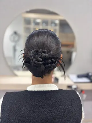 セミロング ヘアアレンジ よこみぞ こなつのヘアスタイル