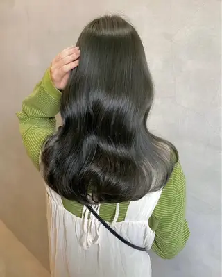 ロング カラー 池田 梨央のヘアスタイル