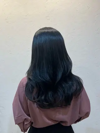 ロング カラー 内沼 恵留菜のヘアスタイル