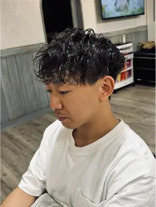 パーマ メンズ フェザーパーマ/韓国 /メンズカット保立のヘアスタイル