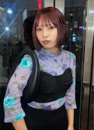 ミディアム カラー lot Kanau ハイトーン／デザインのヘアスタイル